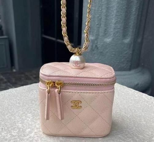BB339 Chanel small bag have pink color